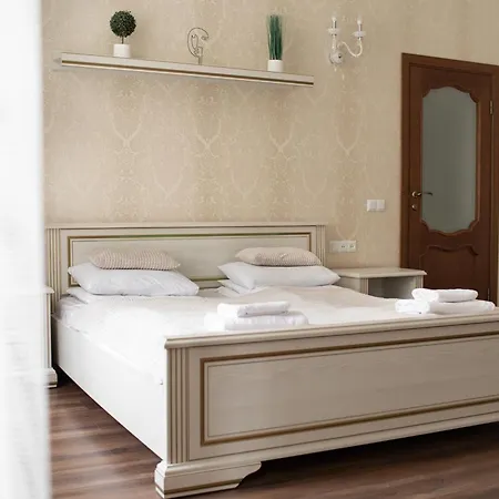 Апартаменти Historical Center Of *